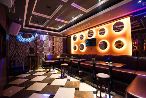 ktv裝修墻面隔音材料材料用什么最好？