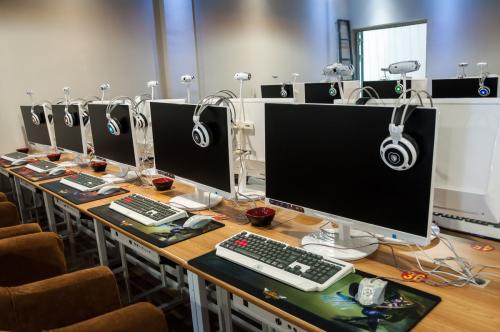 新開網(wǎng)咖準(zhǔn)備裝修要注意什么？